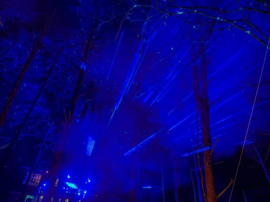 Enchanted Forest Cabin And Teepee! Lights & Laser Show! Private Hot Tub! Unique Stay! Sevierville Exterior photo
